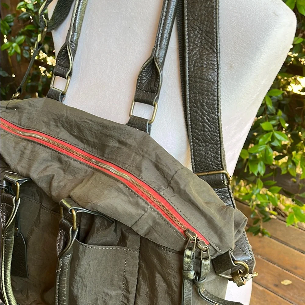 PISTIL Olive Green Shoulder Bag with Leather Handles - Picture 7 of 17